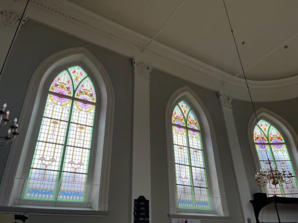 Doopsgezinde kerk Sneek gebrandschilderde ramen